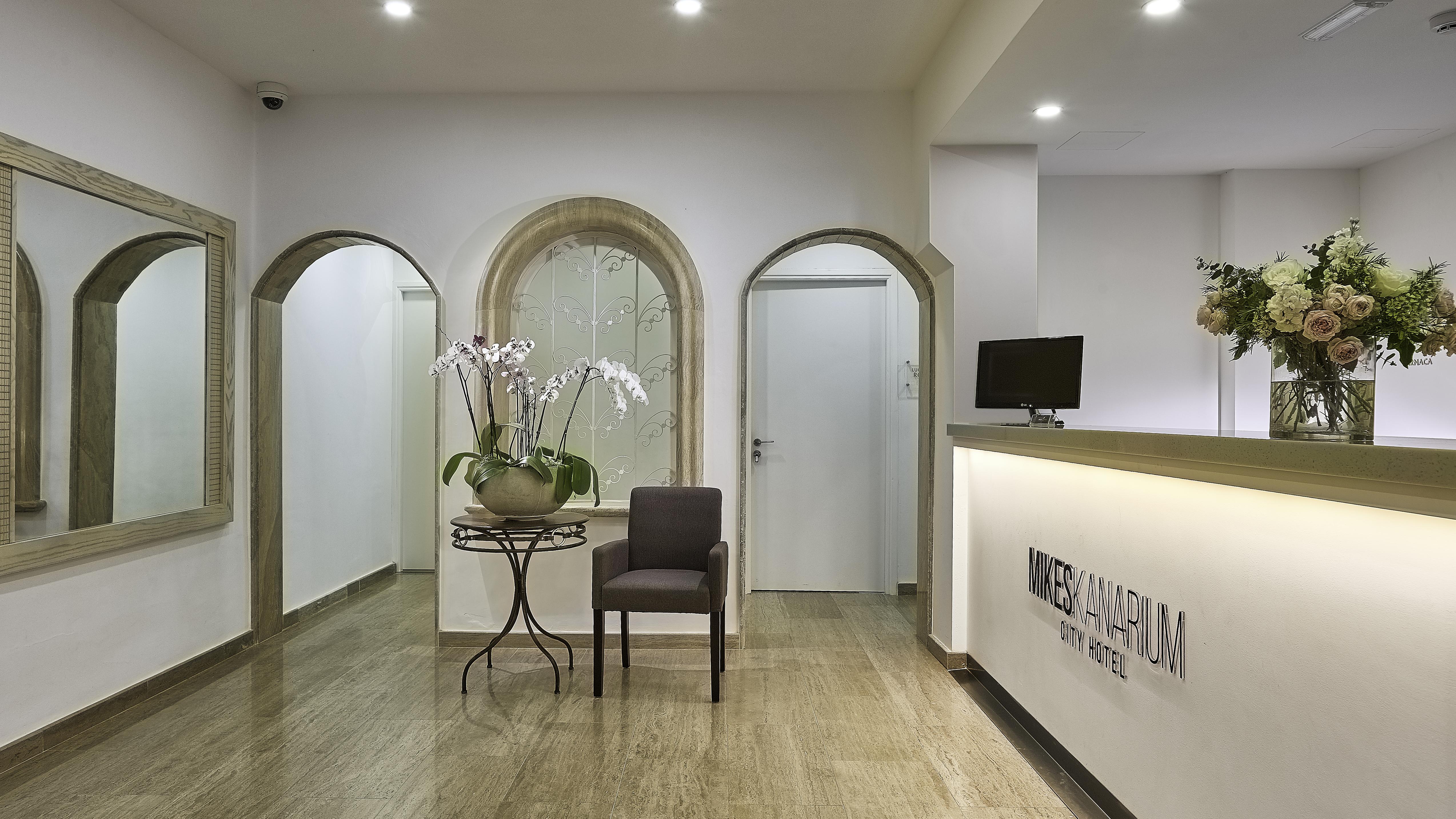 Mikes Kanarium City Hotel Ларнака Экстерьер фото