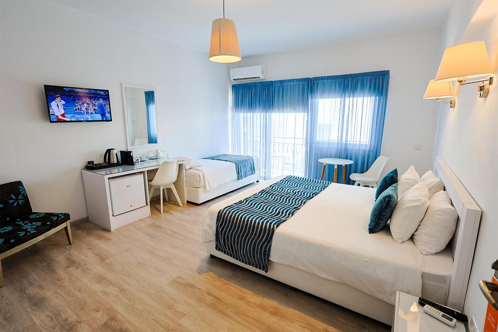 Mikes Kanarium City Hotel Ларнака Экстерьер фото