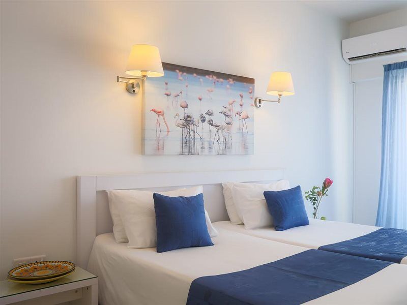 Mikes Kanarium City Hotel Ларнака Экстерьер фото