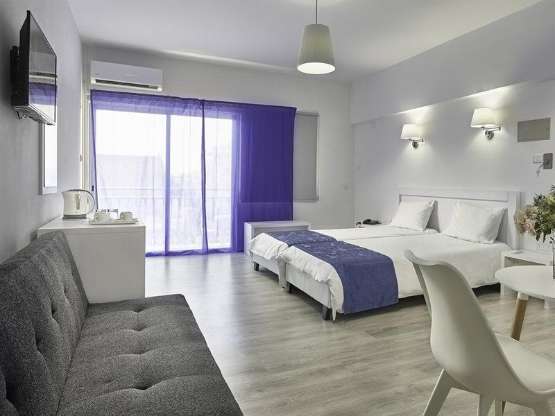 Mikes Kanarium City Hotel Ларнака Экстерьер фото